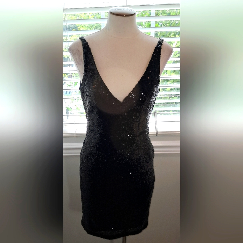 Lulu's Black Sequin V Neck Front/Back Mini Dress Sz XS NWT